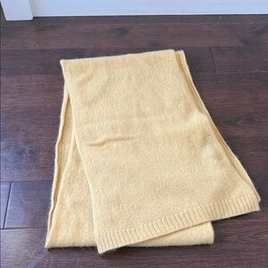 Caroline Grace 100% Cashmere pale yellow